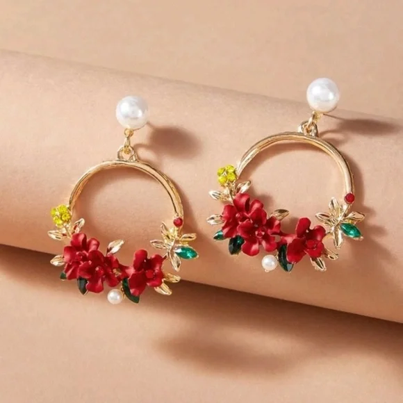 Red floral flower bouquet textured gold hoop pearl statement earrings - Picture 3 of 10